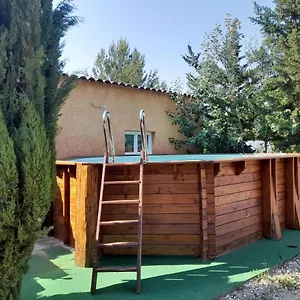 à La Campagne à 15 Kms D'aix Hébergement de vacances